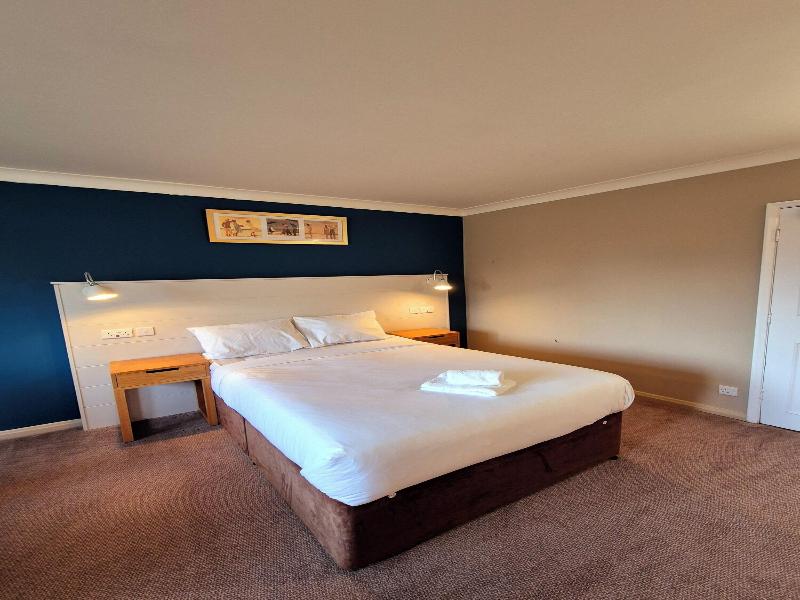 Eden Arms Hotel, Durham image