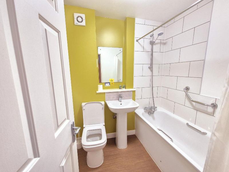 Eden Arms Hotel, Durham image