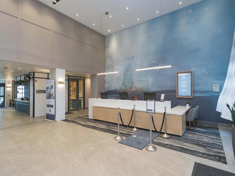 Sandman Signature Winnipeg Airport Hotel & Suite — general view