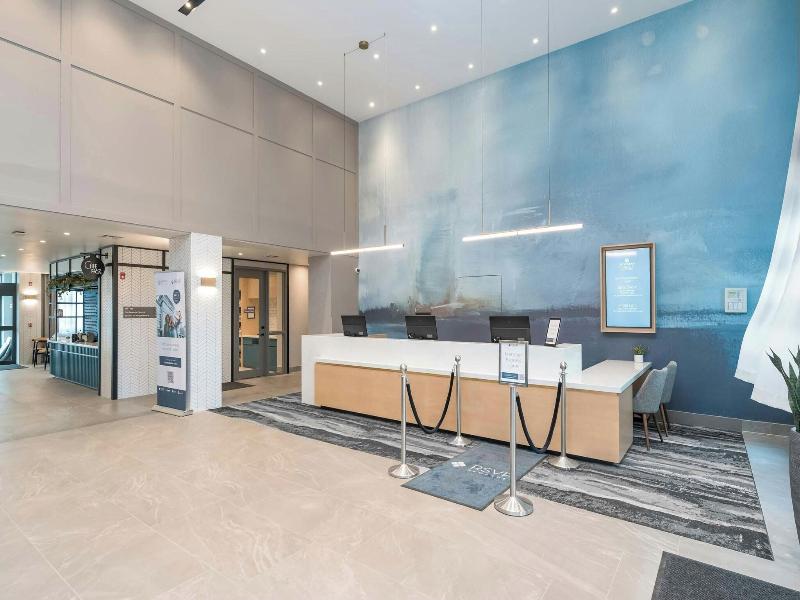 Sandman Signature Winnipeg Airport Hotel & Suite image