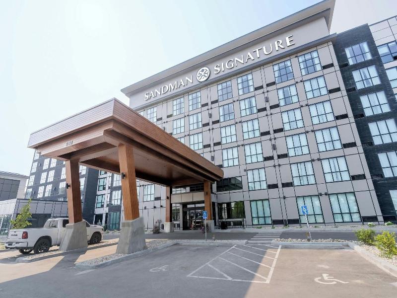 Sandman Signature Winnipeg Airport Hotel & Suite image