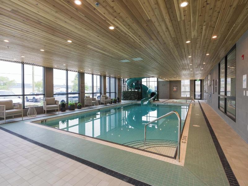 Sandman Signature Winnipeg Airport Hotel & Suite image