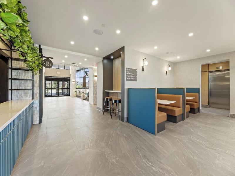Sandman Signature Winnipeg Airport Hotel & Suite image