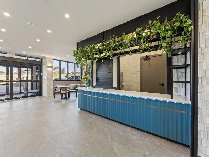 Sandman Signature Winnipeg Airport Hotel & Suite image