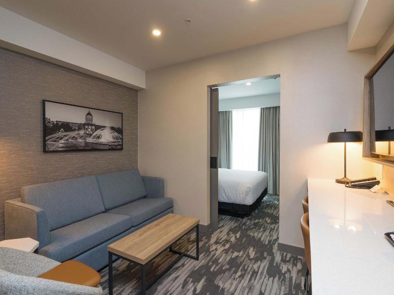 Sandman Signature Winnipeg Airport Hotel & Suite image