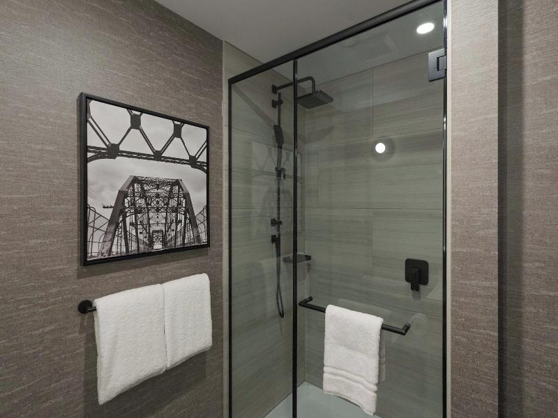 Sandman Signature Winnipeg Airport Hotel & Suite image