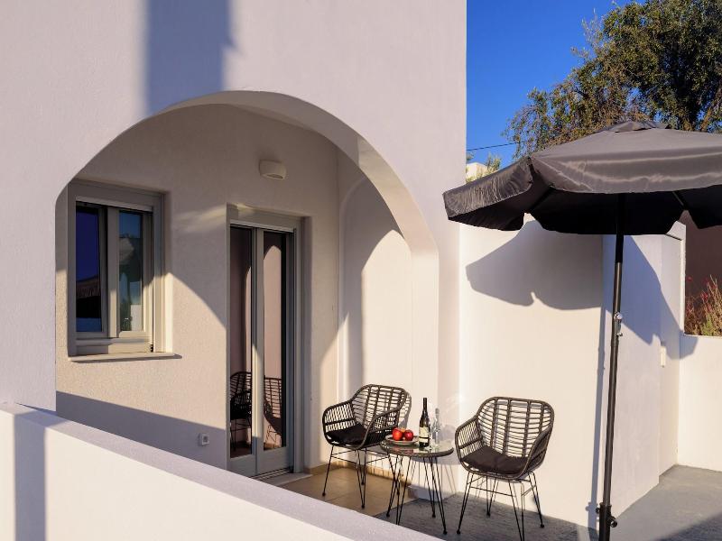 Elia Pyrgos Suites