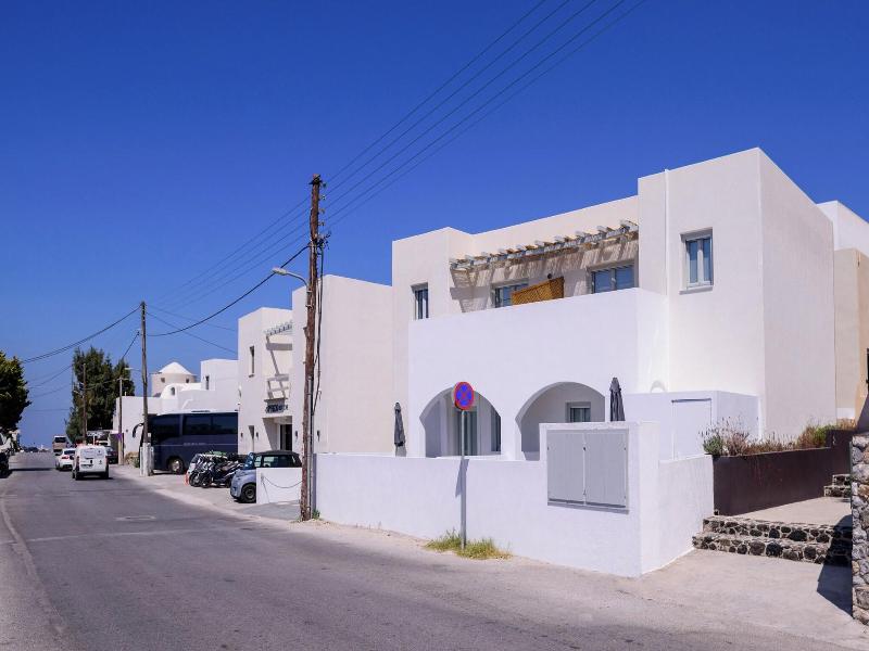 Elia Pyrgos Suites