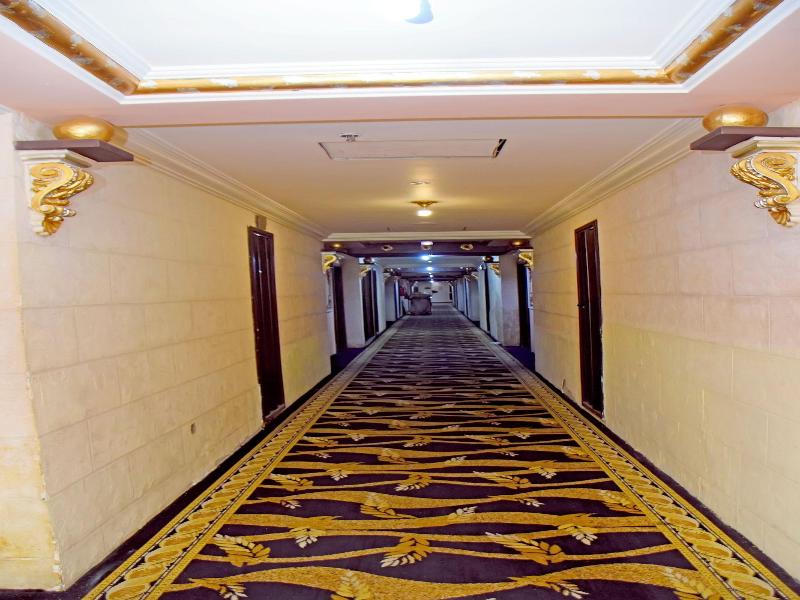 Sandralia Hotel image