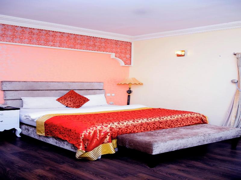 Sandralia Hotel image