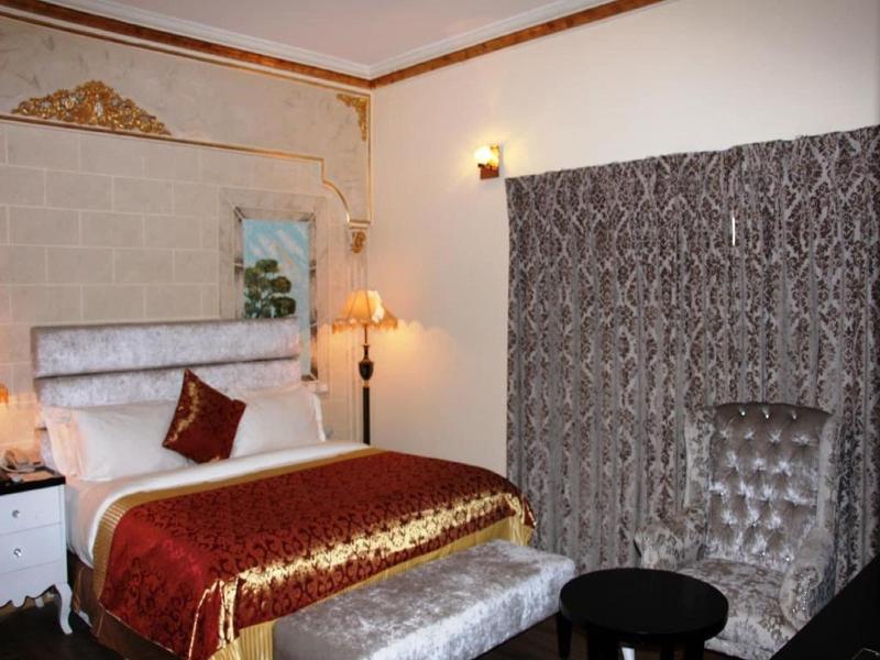Sandralia Hotel image