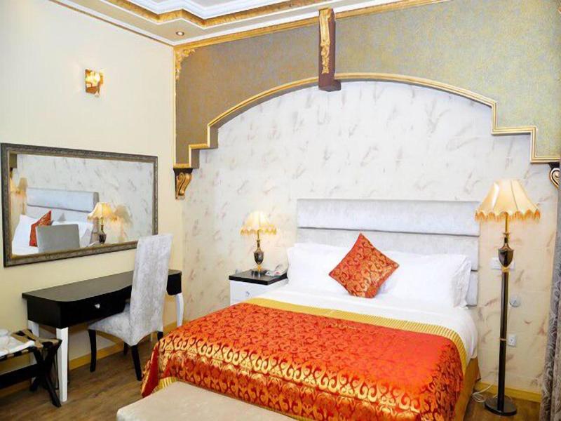 Sandralia Hotel image
