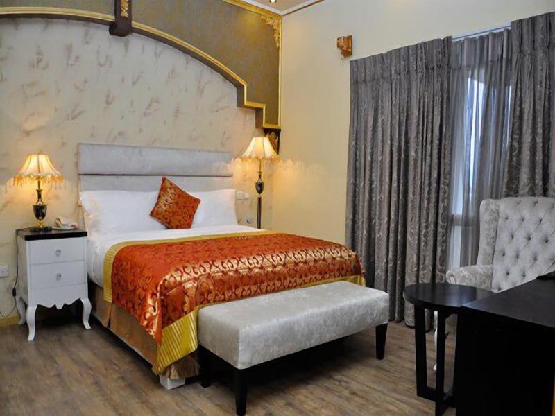 Sandralia Hotel image