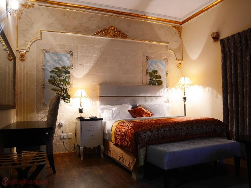 Sandralia Hotel image