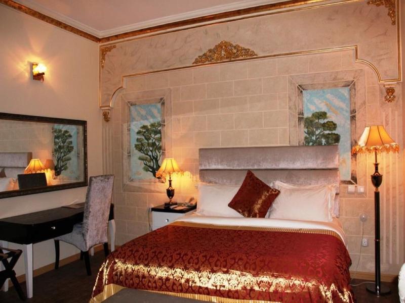 Sandralia Hotel image