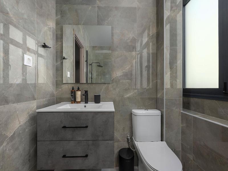 Hebrard Industrial Suites image