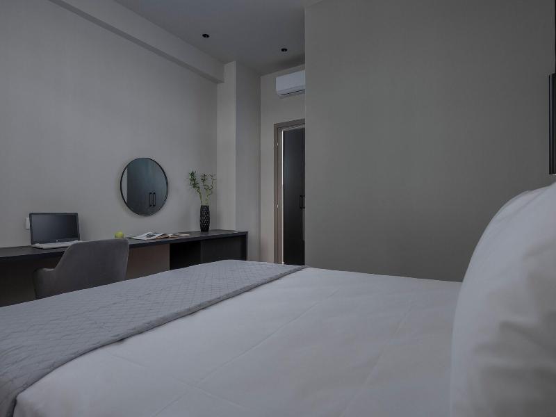 Hebrard Industrial Suites image