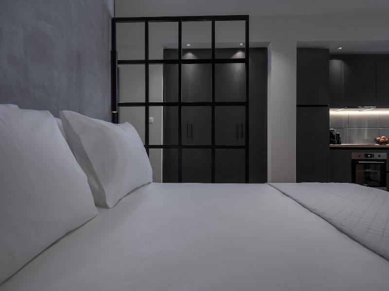 Hebrard Industrial Suites image