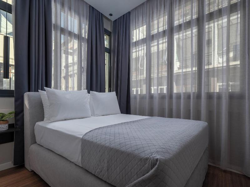 Hebrard Industrial Suites image