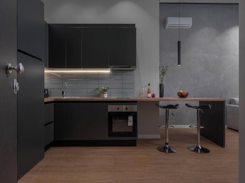 Hebrard Industrial Suites image
