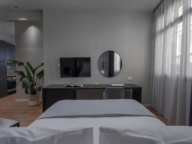 Hebrard Industrial Suites image