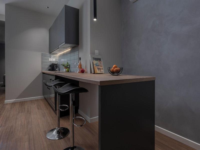 Hebrard Industrial Suites image