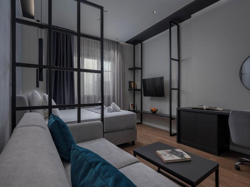 Hebrard Industrial Suites image