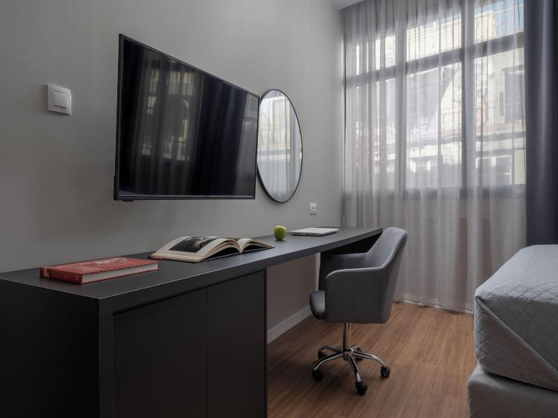 Hebrard Industrial Suites image