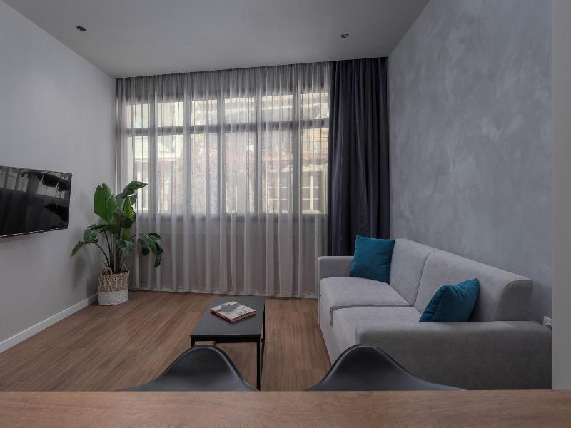 Hebrard Industrial Suites image