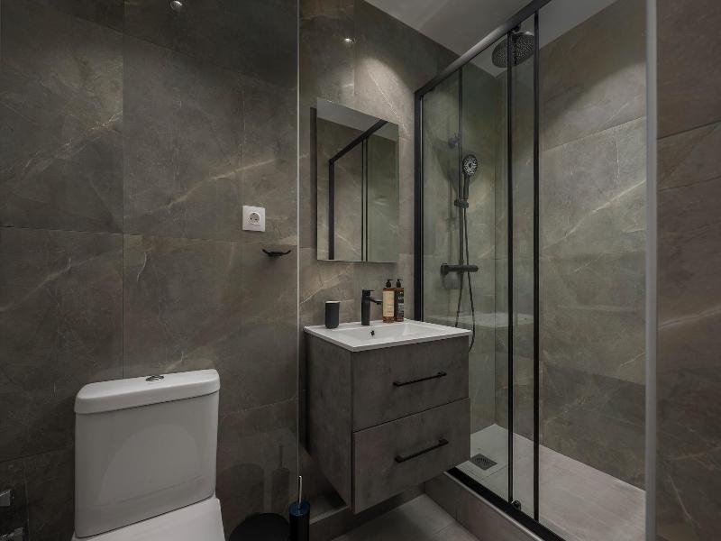 Hebrard Industrial Suites image
