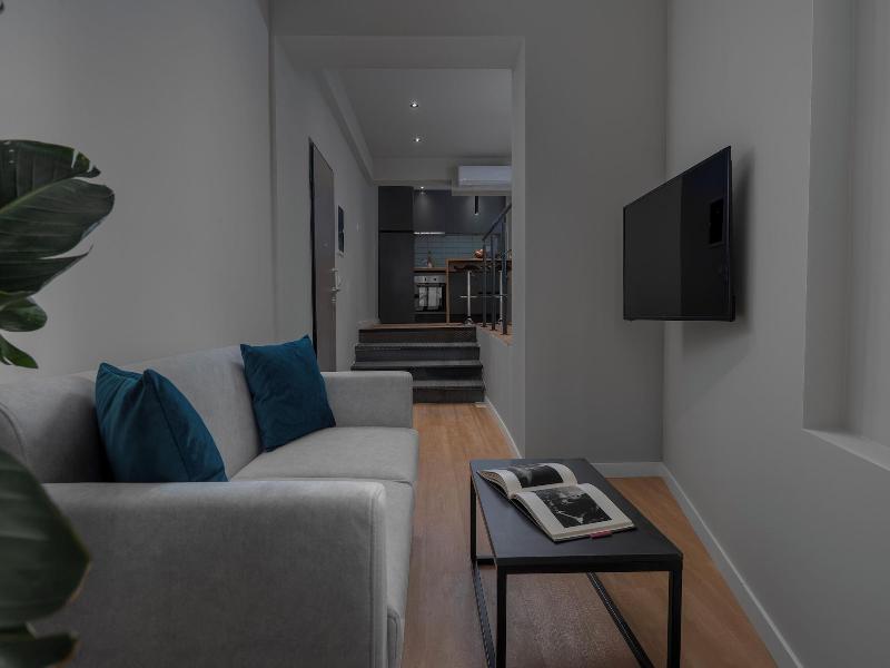 Hebrard Industrial Suites image