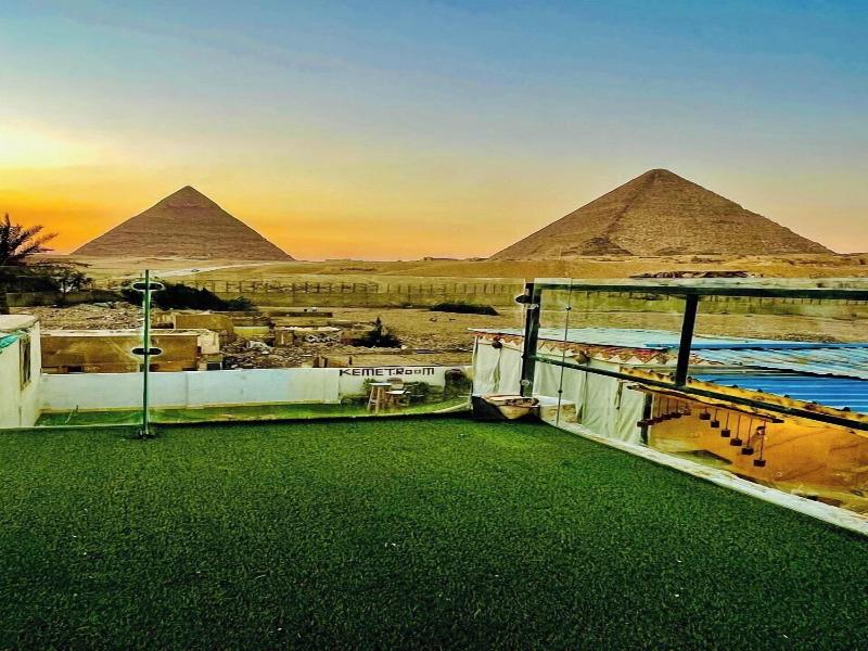 White House Pyramids View image