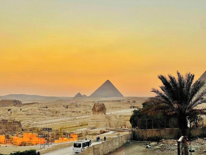 White House Pyramids View image