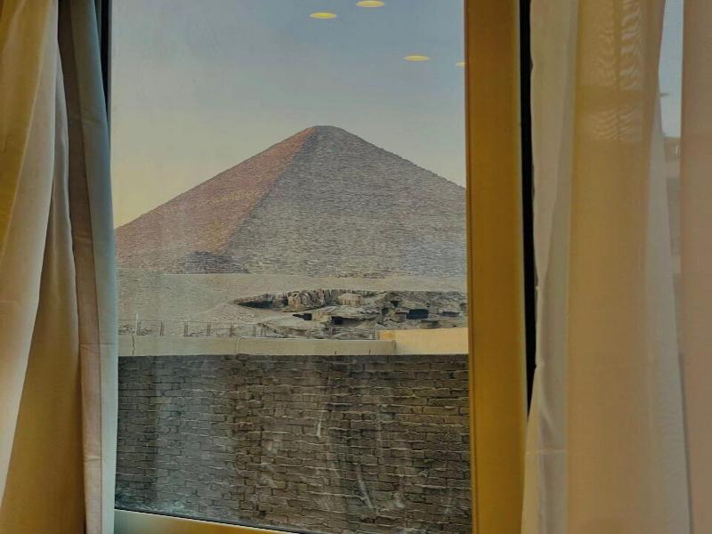 White House Pyramids View image