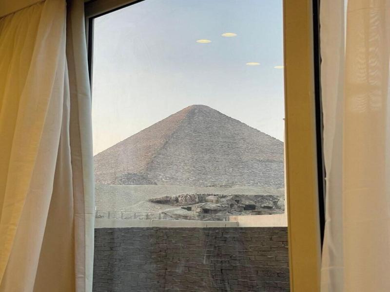 White House Pyramids View image