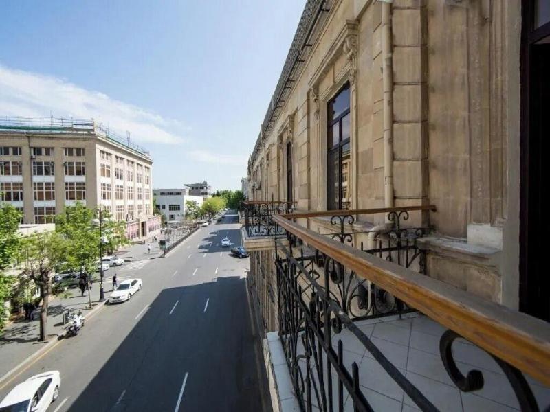 Passage Luxury Hotel Baku image