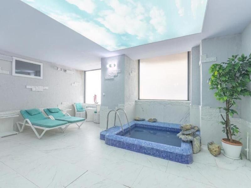 Passage Luxury Hotel Baku image