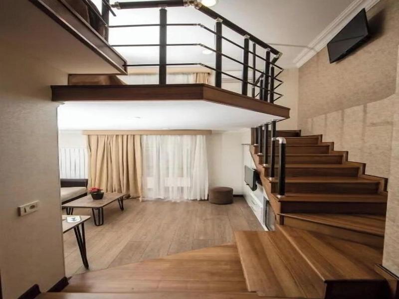Passage Luxury Hotel Baku image