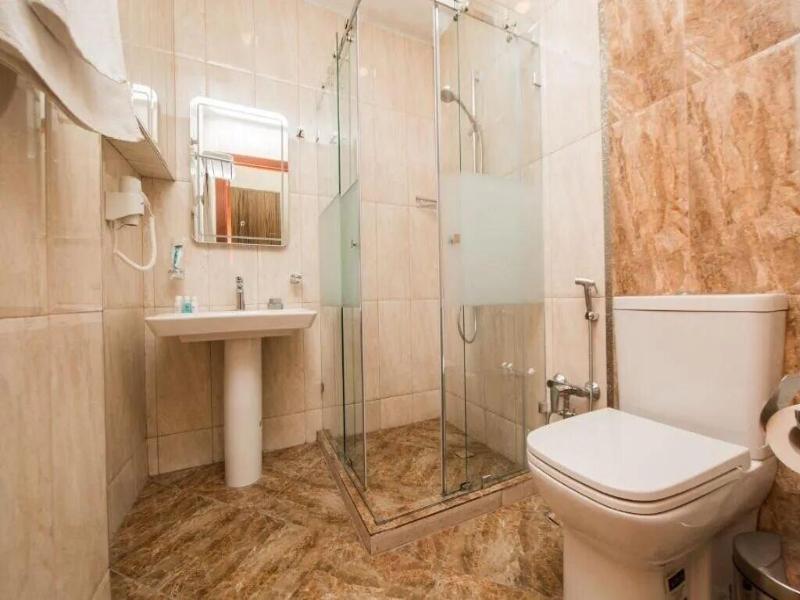 Passage Luxury Hotel Baku image