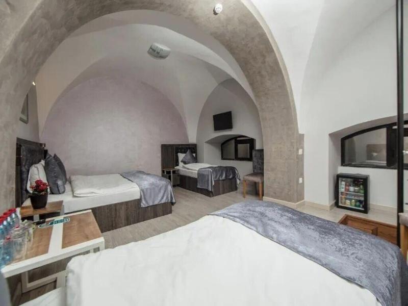 Passage Luxury Hotel Baku image