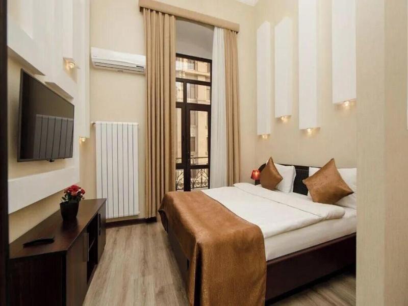 Passage Luxury Hotel Baku image