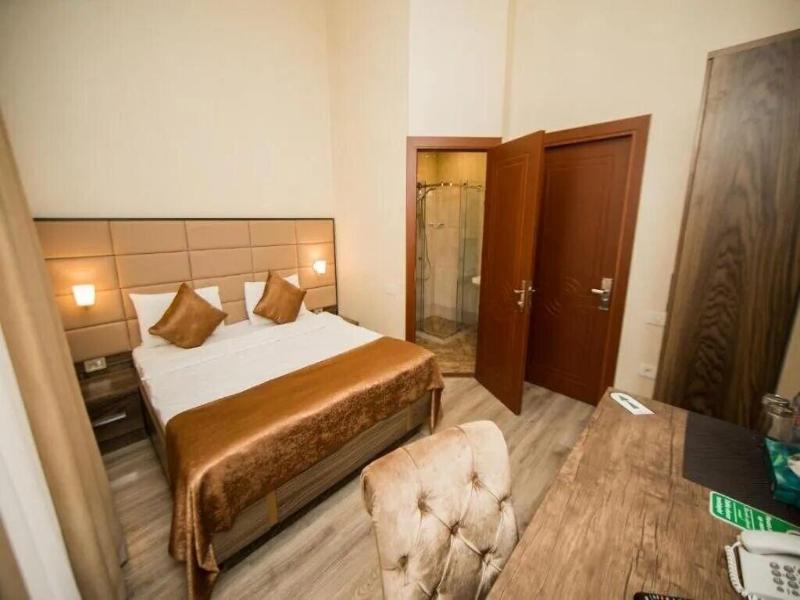 Passage Luxury Hotel Baku image