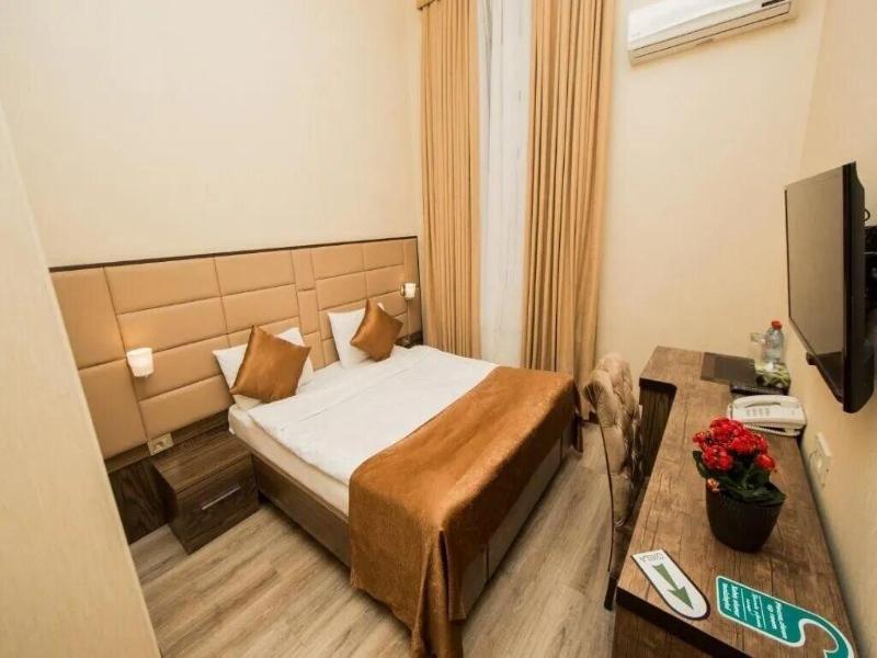 Passage Luxury Hotel Baku image