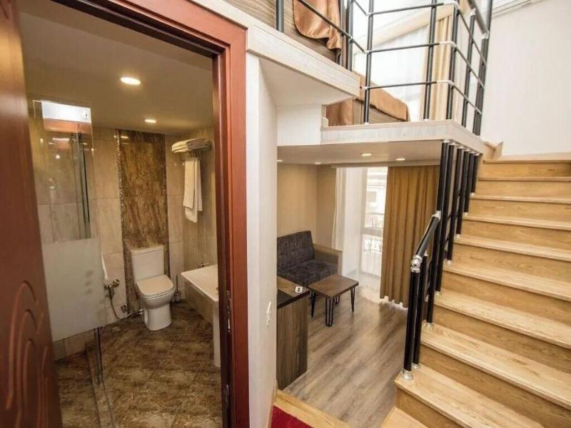 Passage Luxury Hotel Baku image