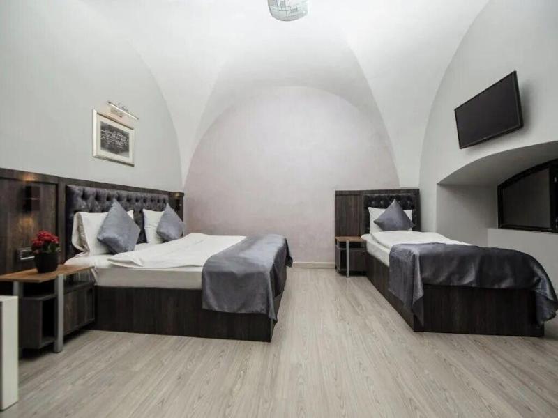 Passage Luxury Hotel Baku image