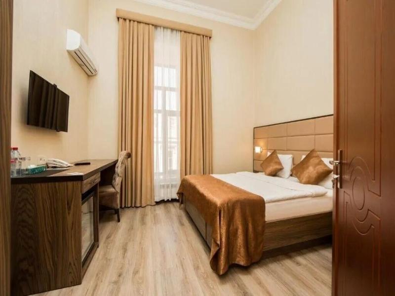 Passage Luxury Hotel Baku image