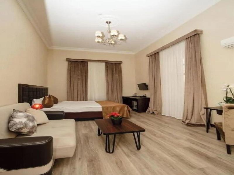 Passage Luxury Hotel Baku image
