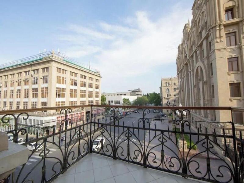 Passage Luxury Hotel Baku image
