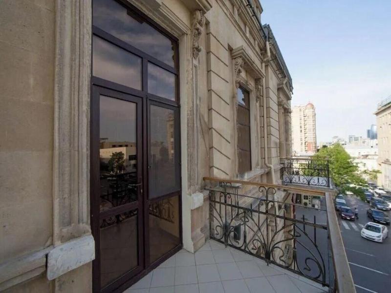 Passage Luxury Hotel Baku image
