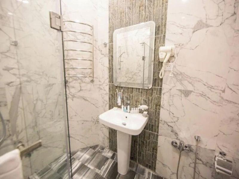 Passage Luxury Hotel Baku image